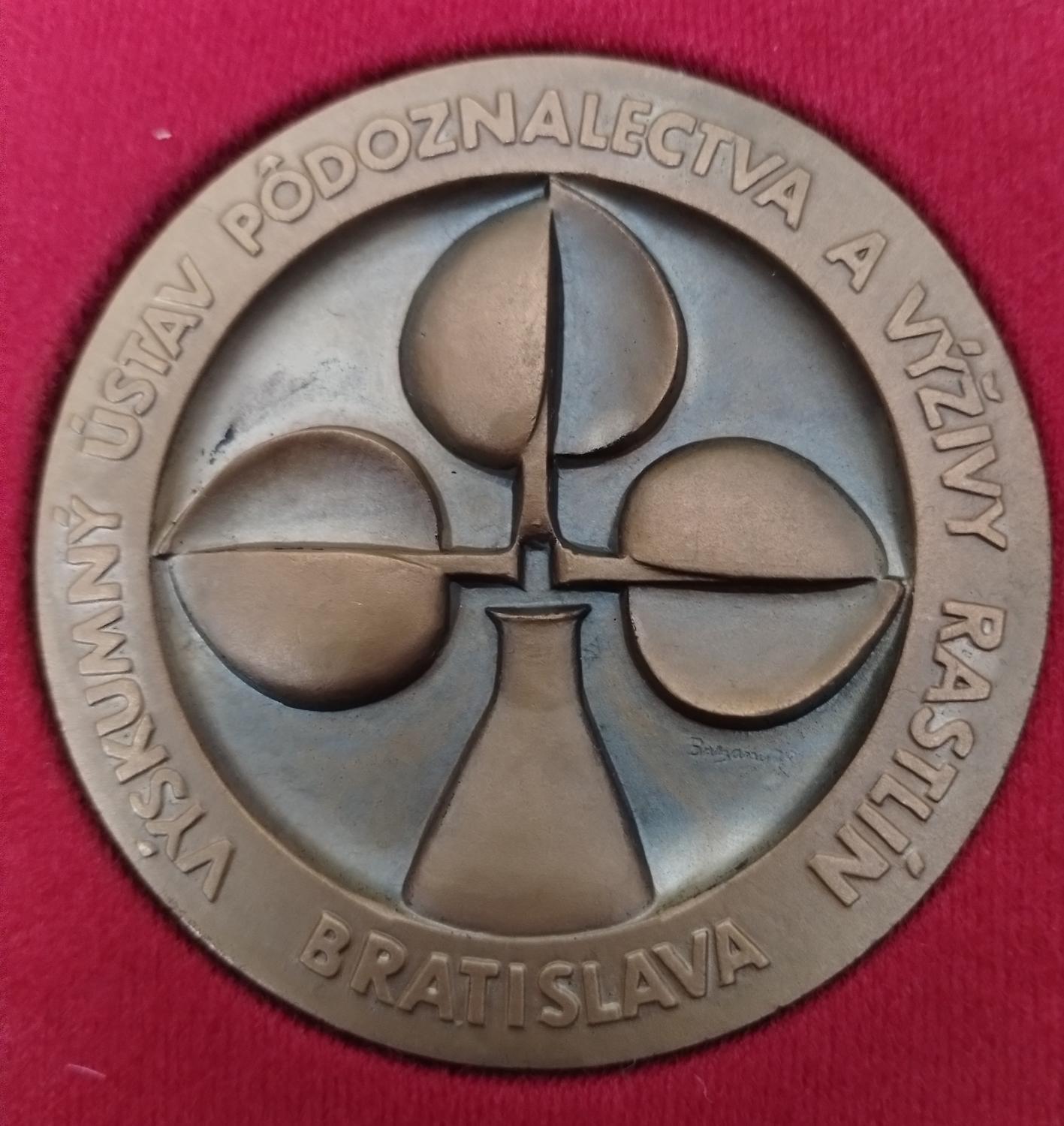 Predná strana - Výskumný ústav Pôdoznalectva