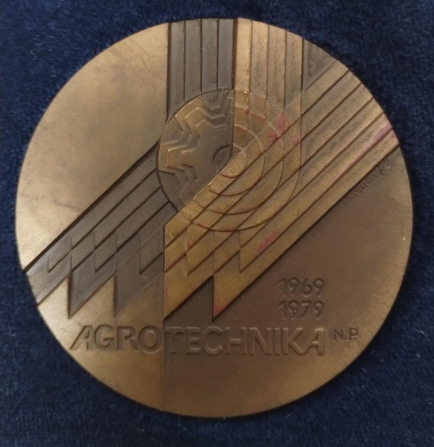 Predná strana - Agrotechnika Zvolen