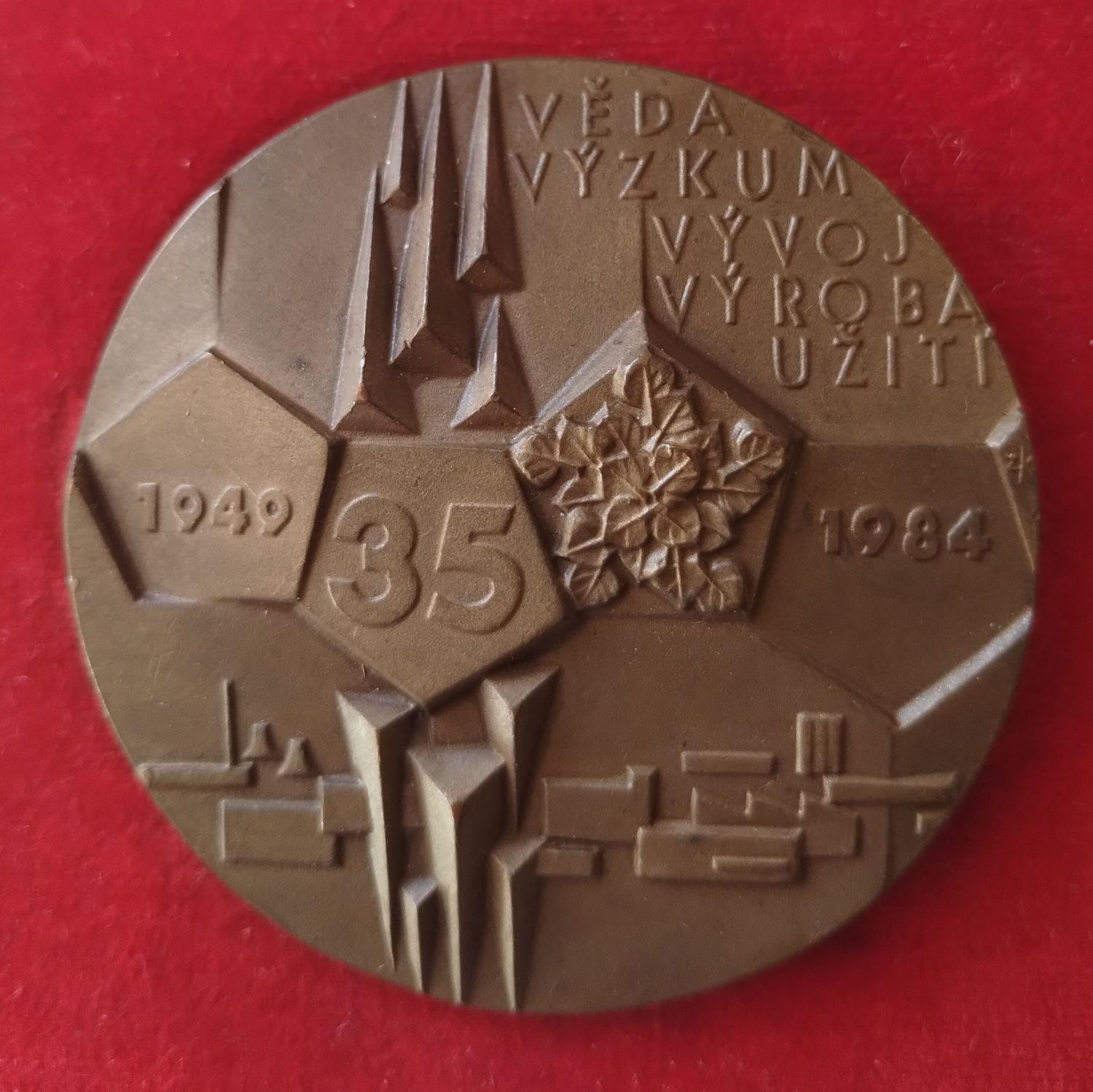 Zadná strana - Státní výzkumní ústav materiálu