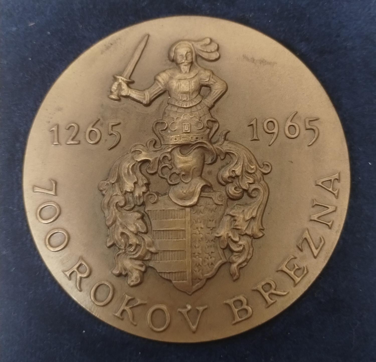 Zadná strana - 700 rokov Brezna