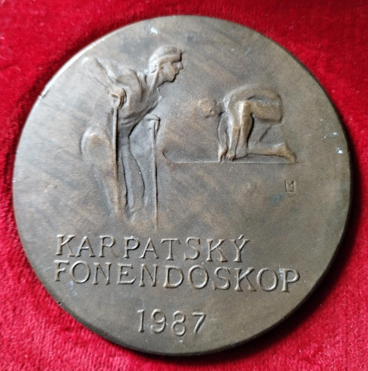 Predná strana - Karpatský fonendoskop