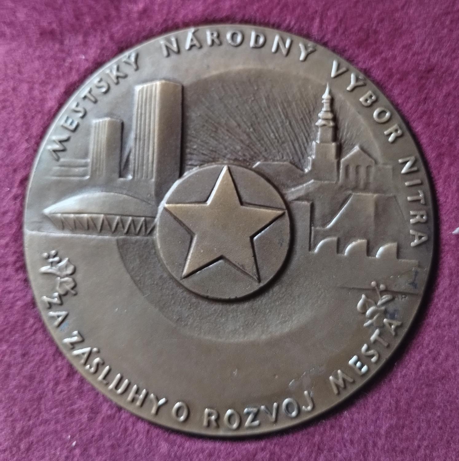 Predná strana - Nitra za zásluhy o rozvoj mesta