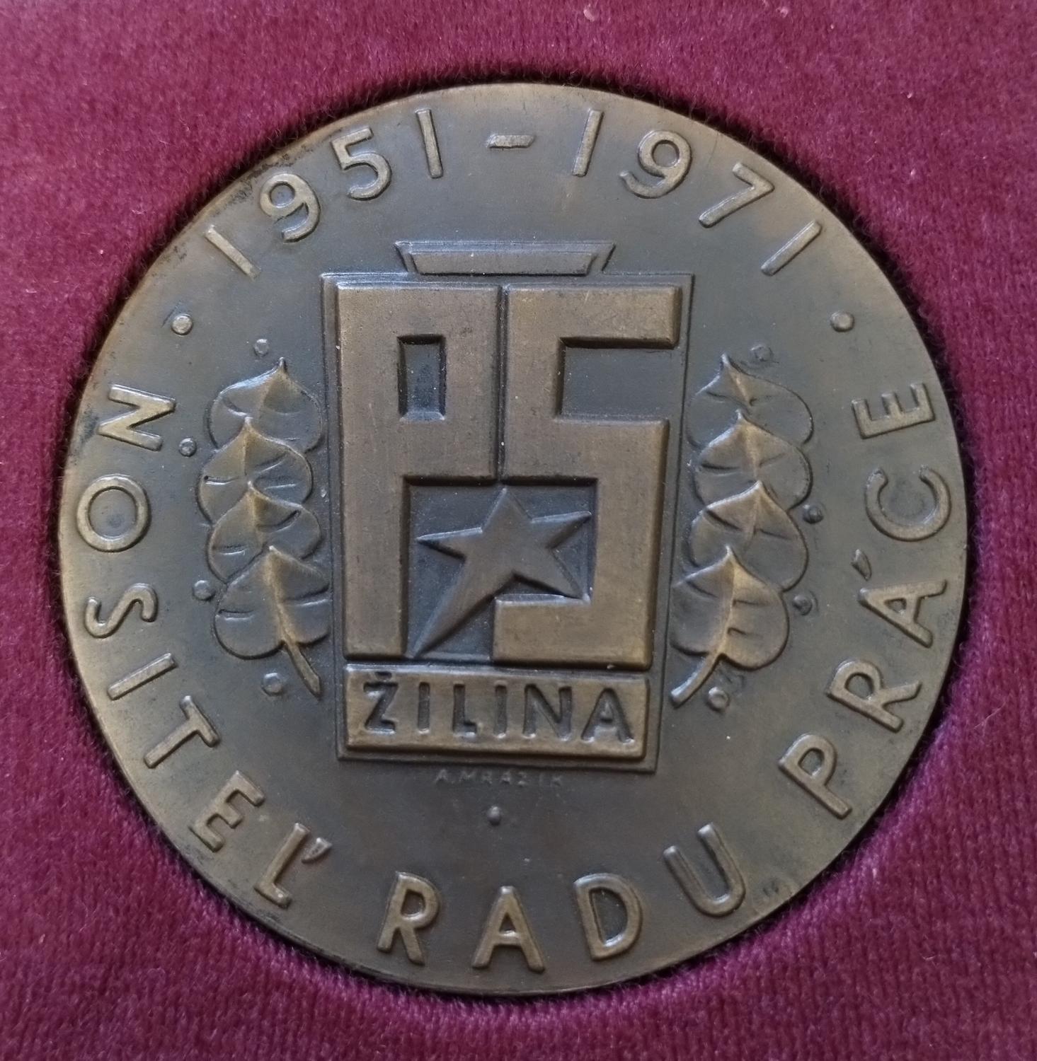 Zadná strana - Pozemné stavby Źilina