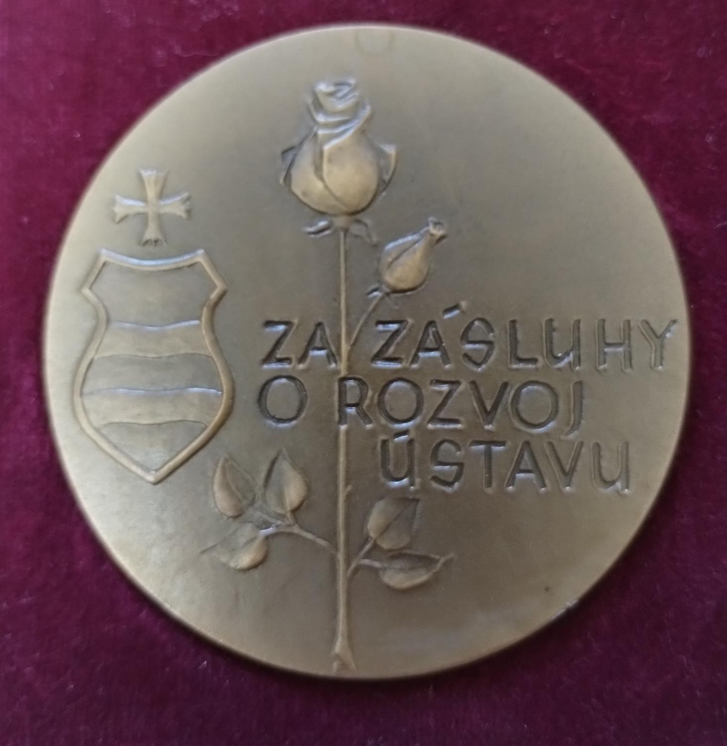 Zadná strana - Ústav J.A.Komenského Košice-Hlohovec 70 výročie