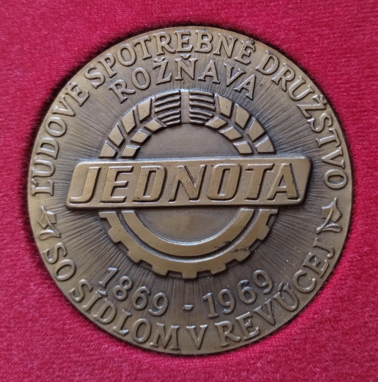 Predná strana - Jednota Revúca 100 rokov potravinového spolku
