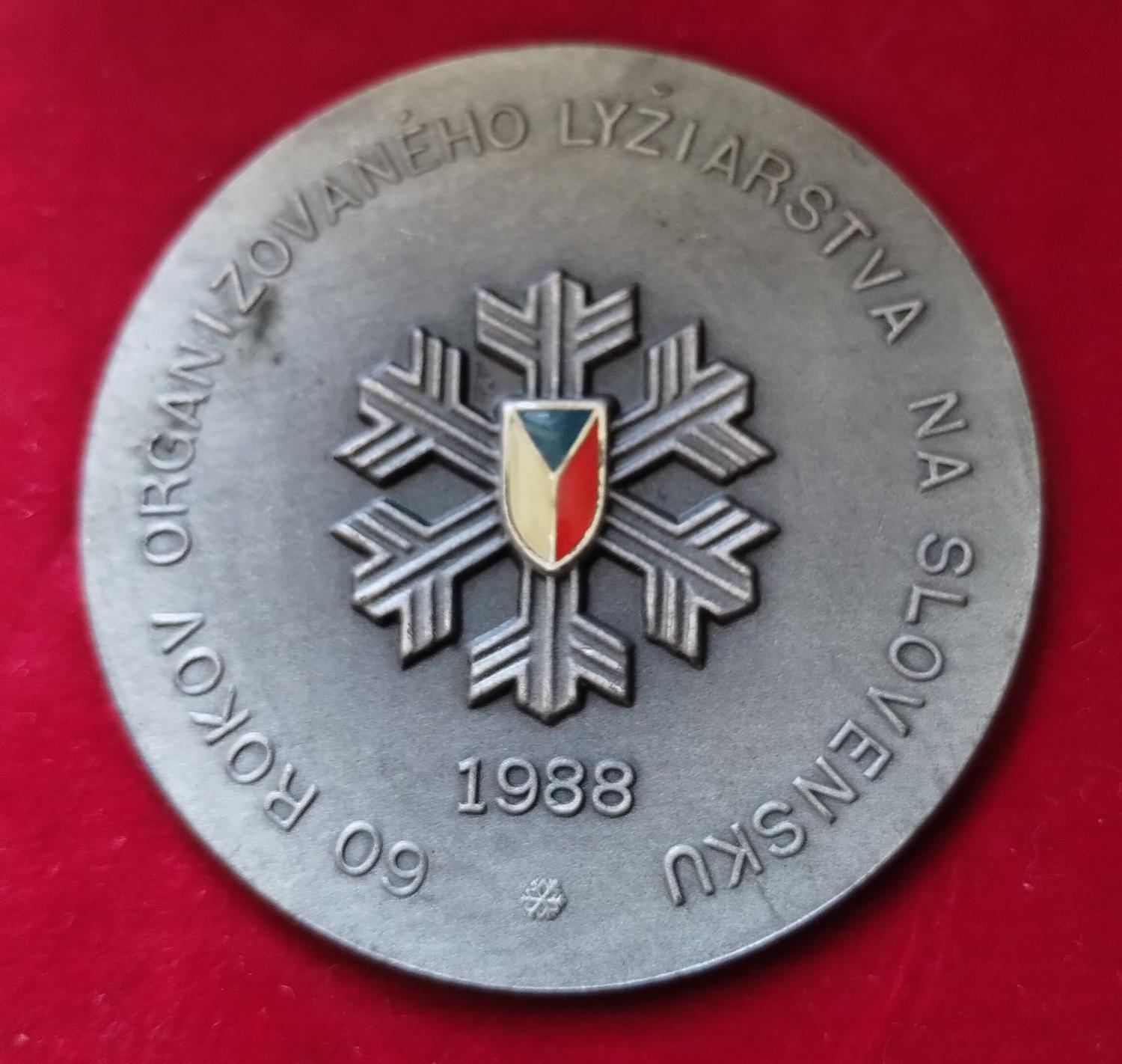 Predná strana - Lyžiarstvo na Slovensku 60 rokov