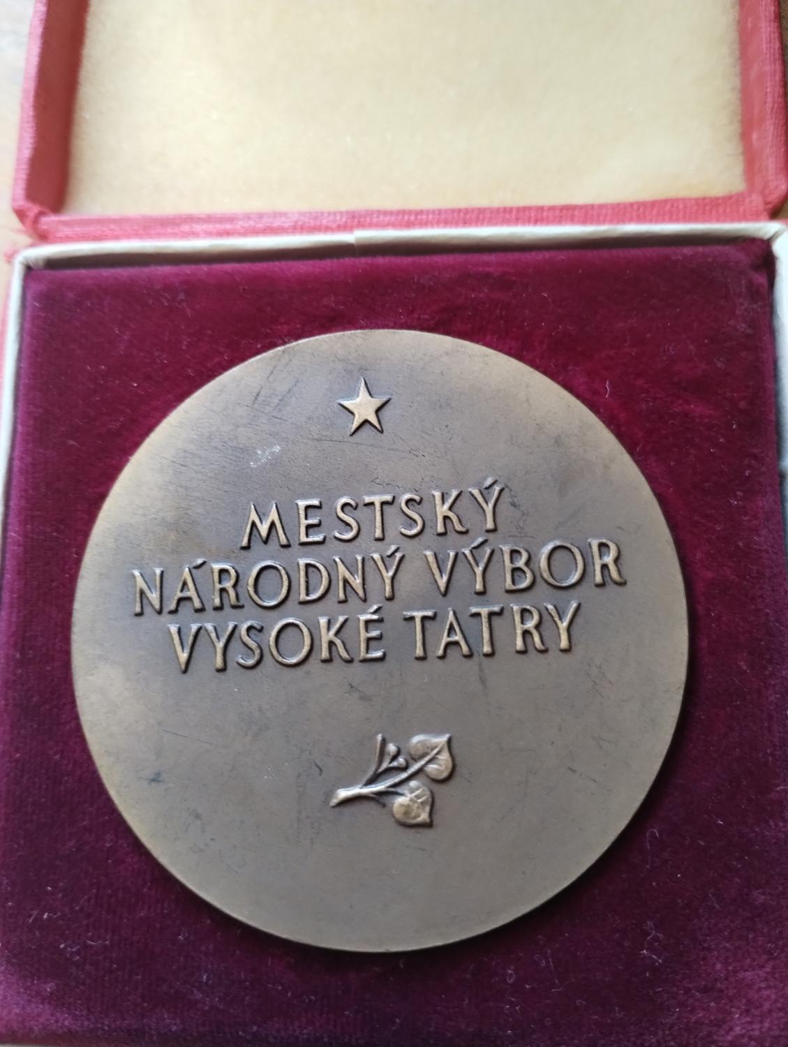 Zadná strana - Vysoké Tatry venuje MNV