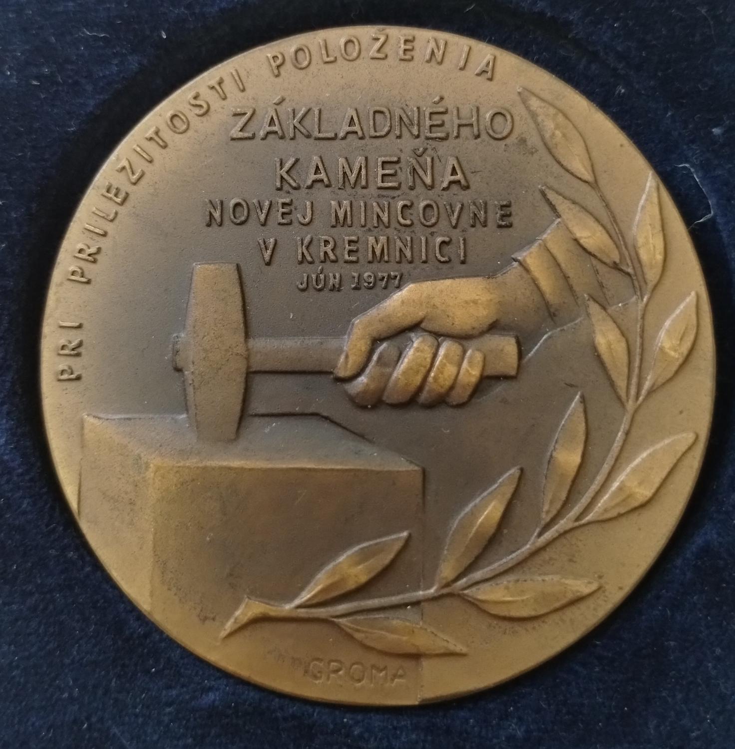 Zadná strana - Štátna mincovňa Kremnica položenie základného kameňa