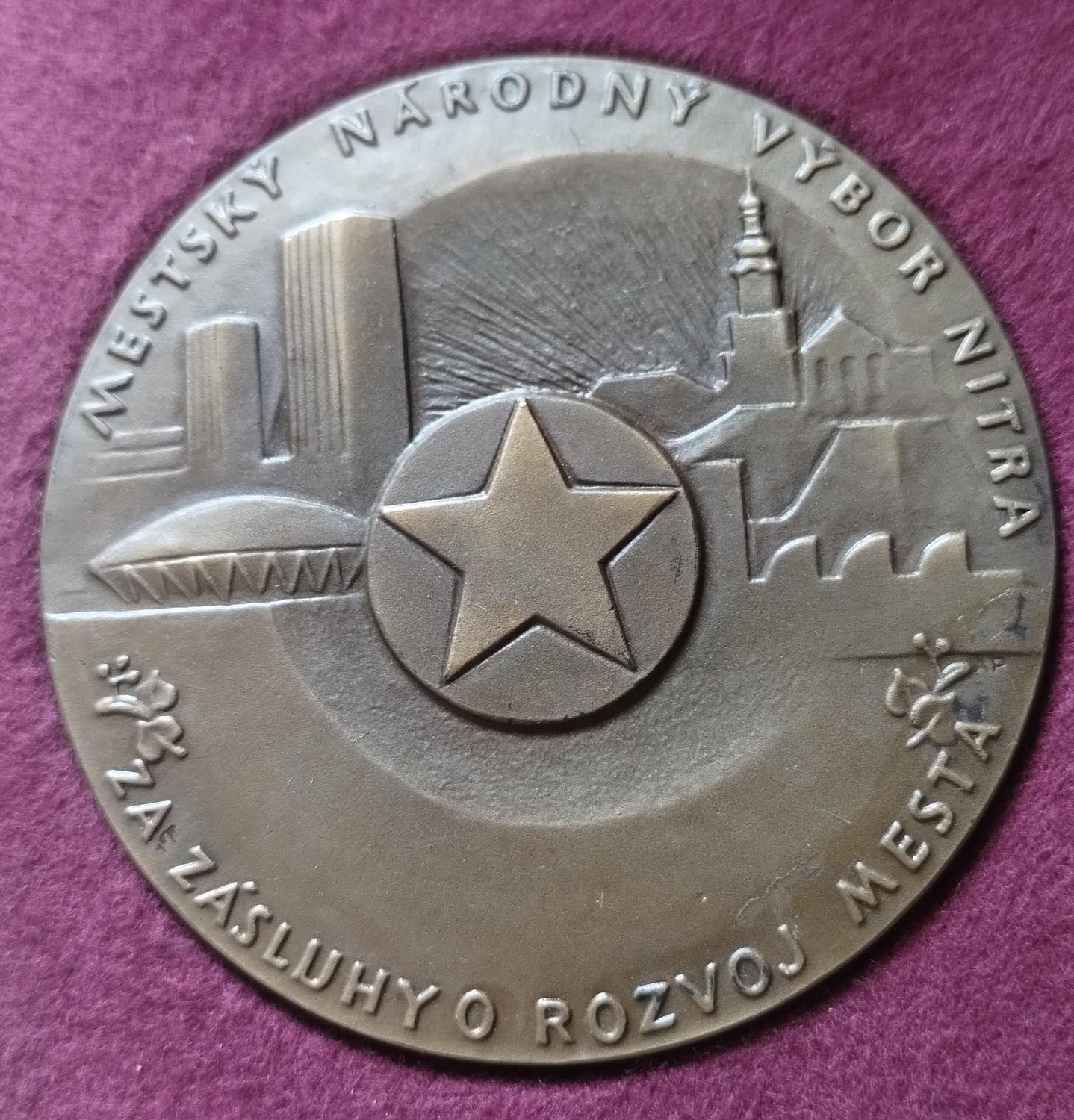 Predná strana - Za zásluhy o rozvoj mesta Nitra