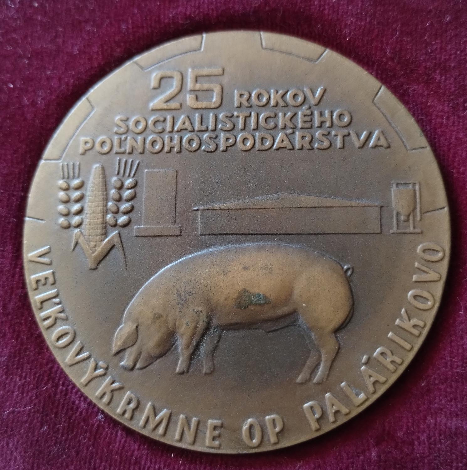 Predná strana - Socialistické poľnohospodárstvo 25 rokov