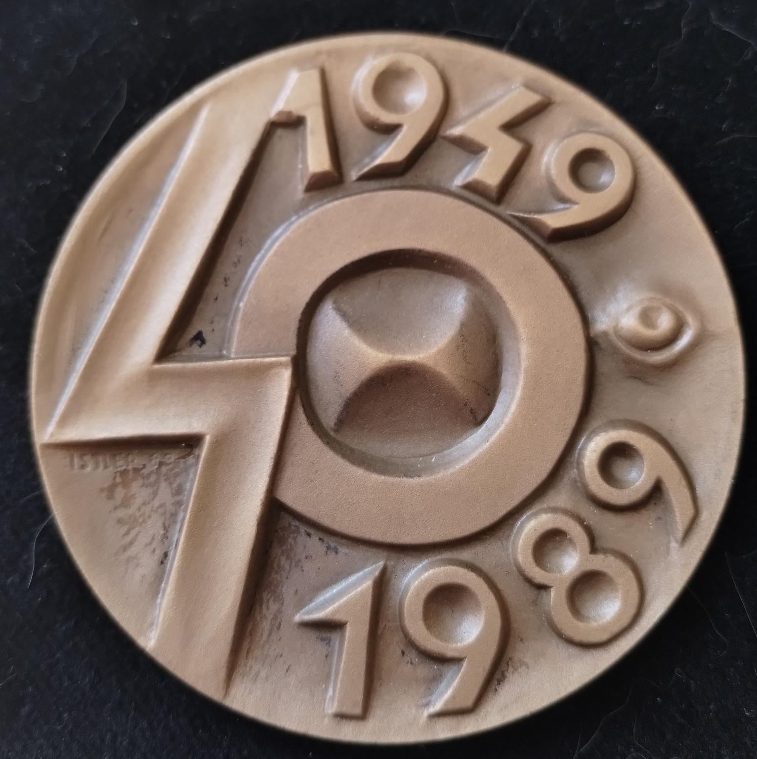 Predná strana - Oční optika 40 výročí