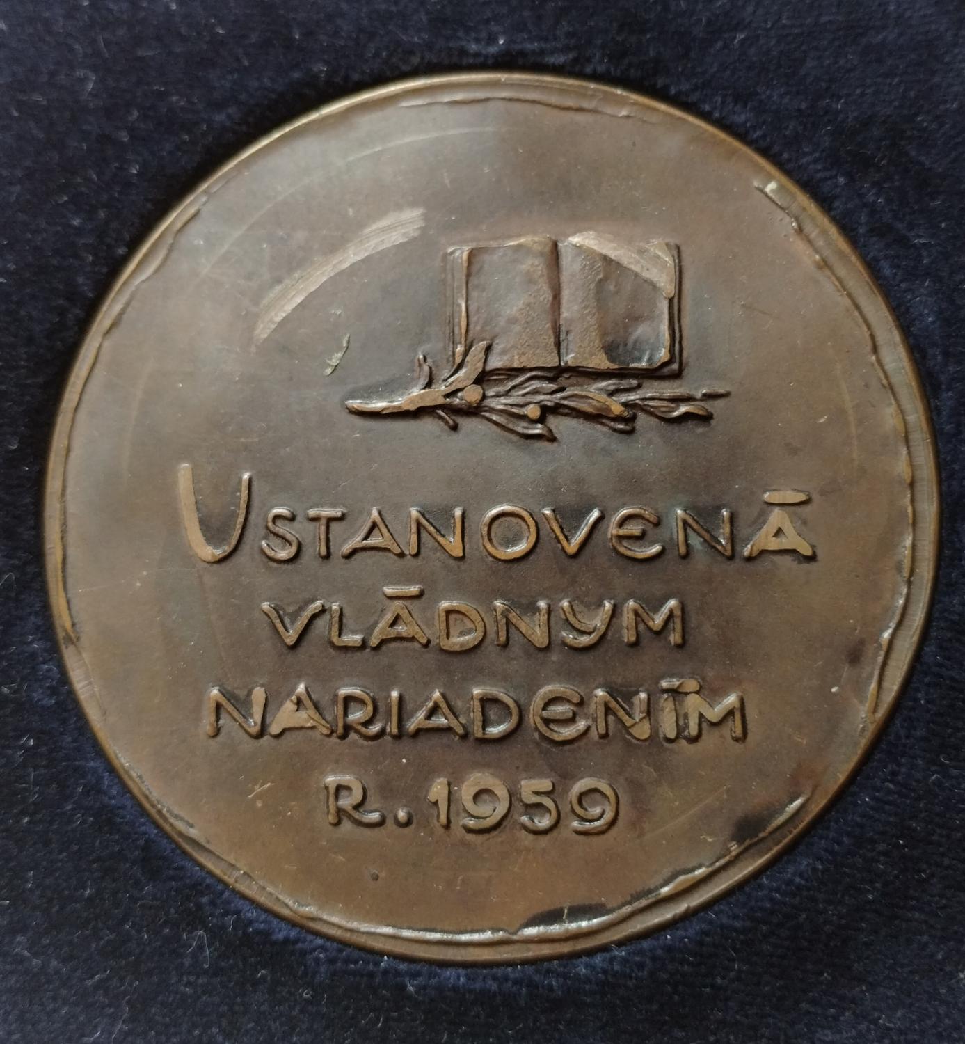 Zadná strana - Pedagogická fakulta univerzity P.J.Šafárika Košice