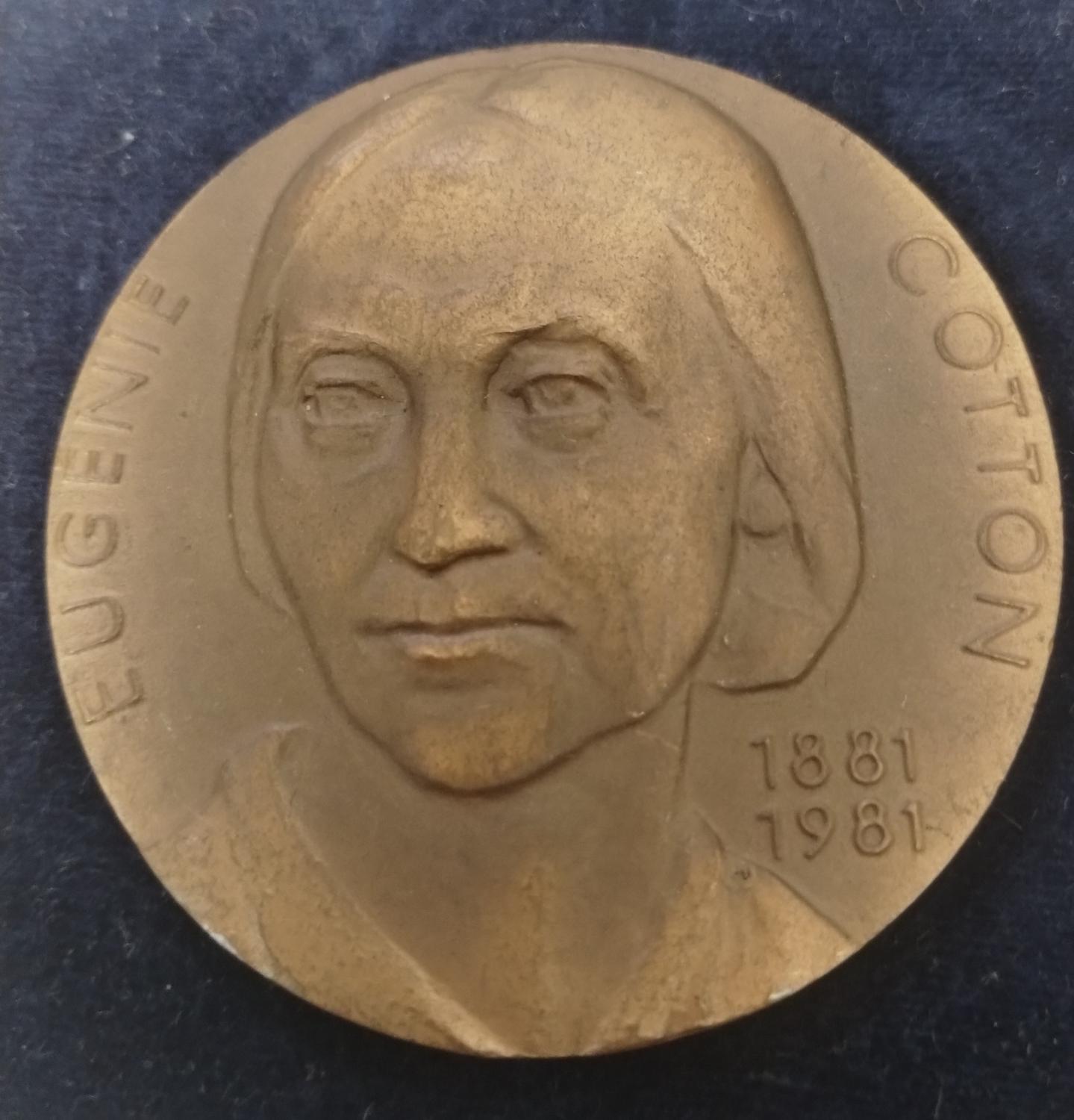 Predná strana - Eugenie Cotton