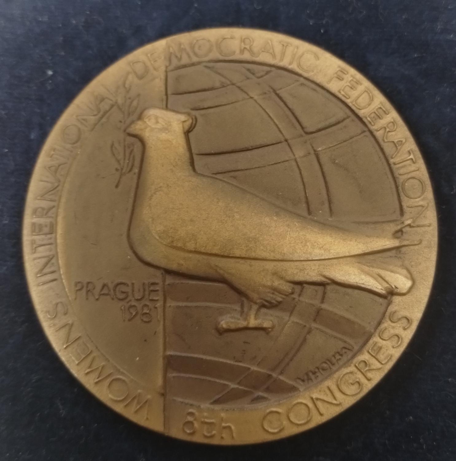 Zadná strana - Eugenie Cotton