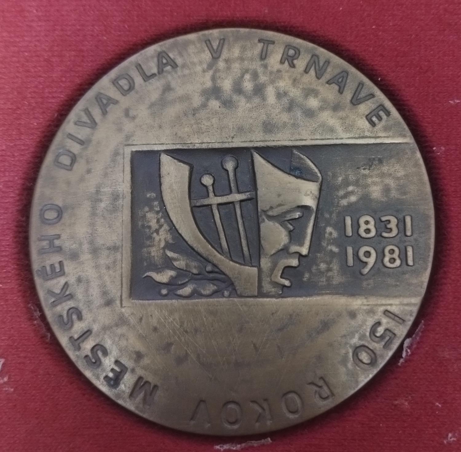 Predná strana - Trnava mestské národné divadlo 150 rokov