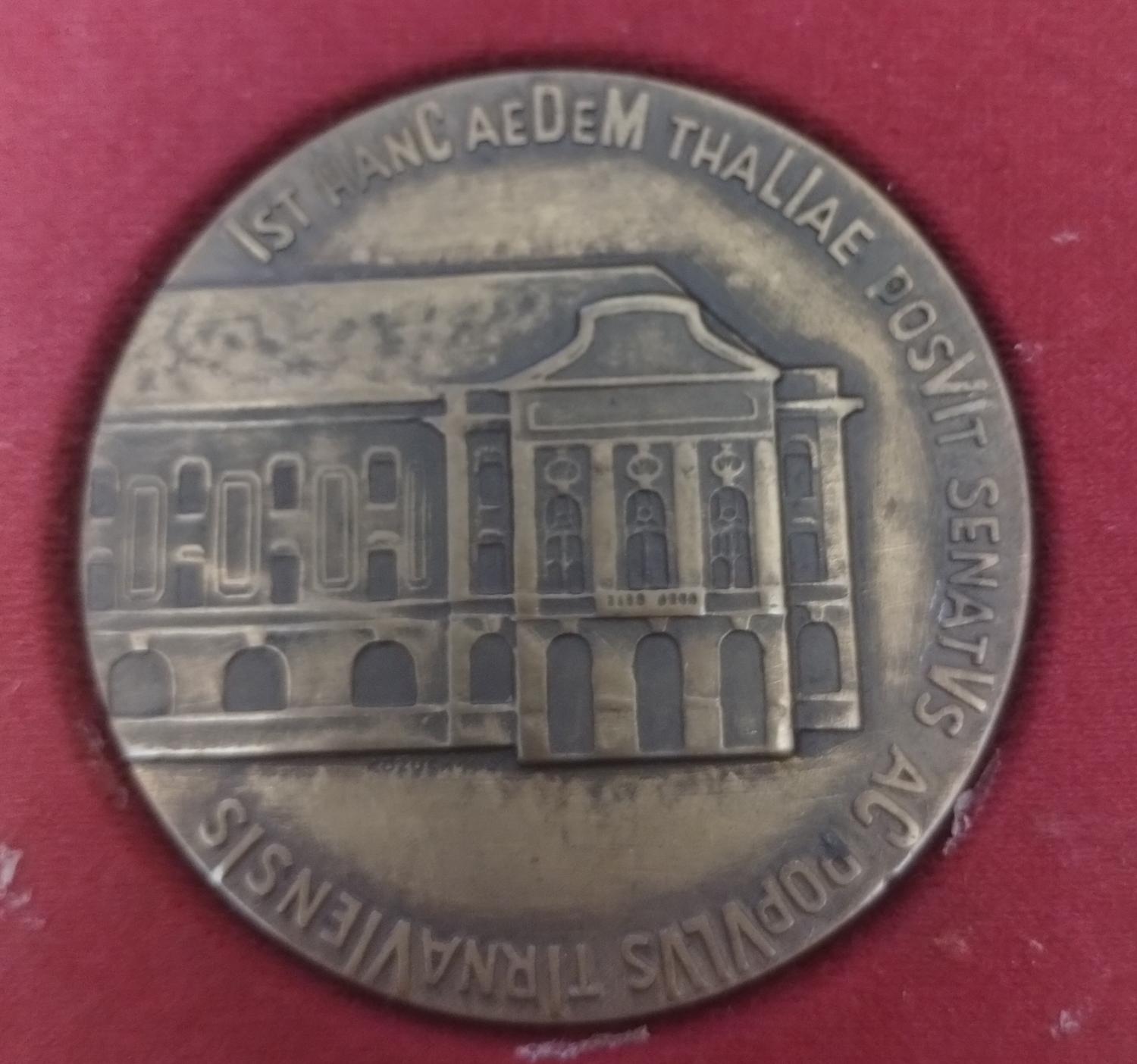 Zadná strana - Trnava mestské národné divadlo 150 rokov