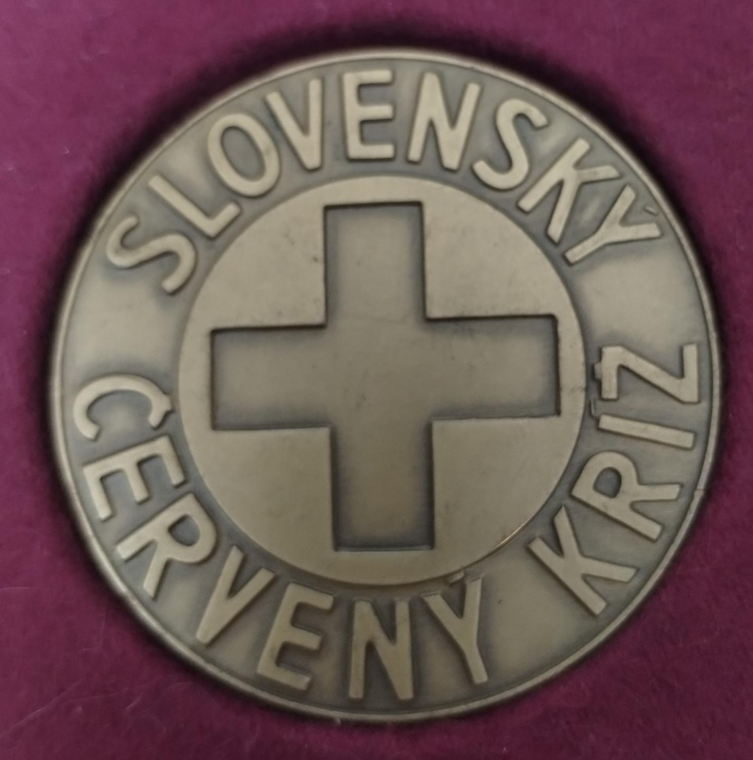 Zadná strana - Ján Kňazovický Slovenký červený kríž