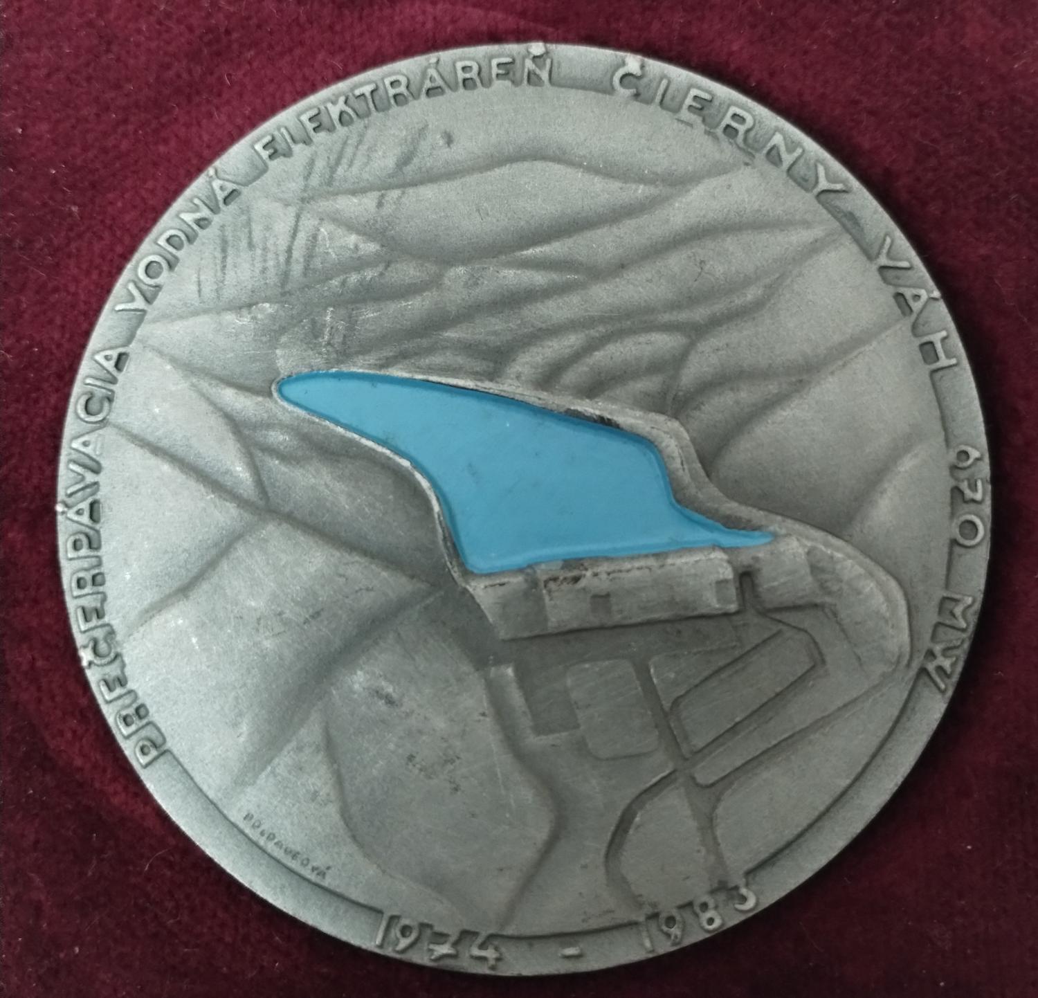 Predná strana - Vodná elektráreň Čierny Váh