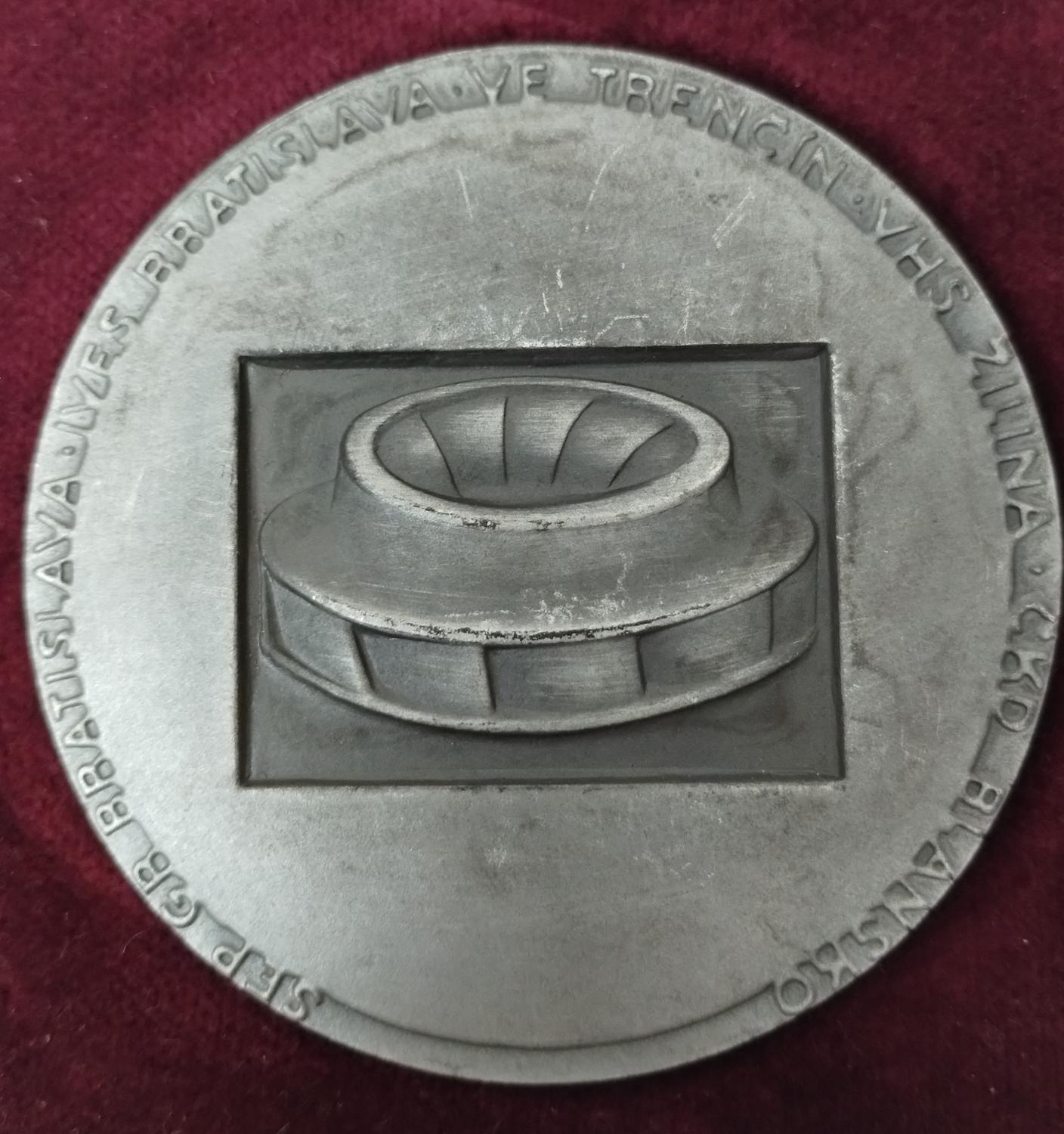 Zadná strana - Vodná elektráreň Čierny Váh