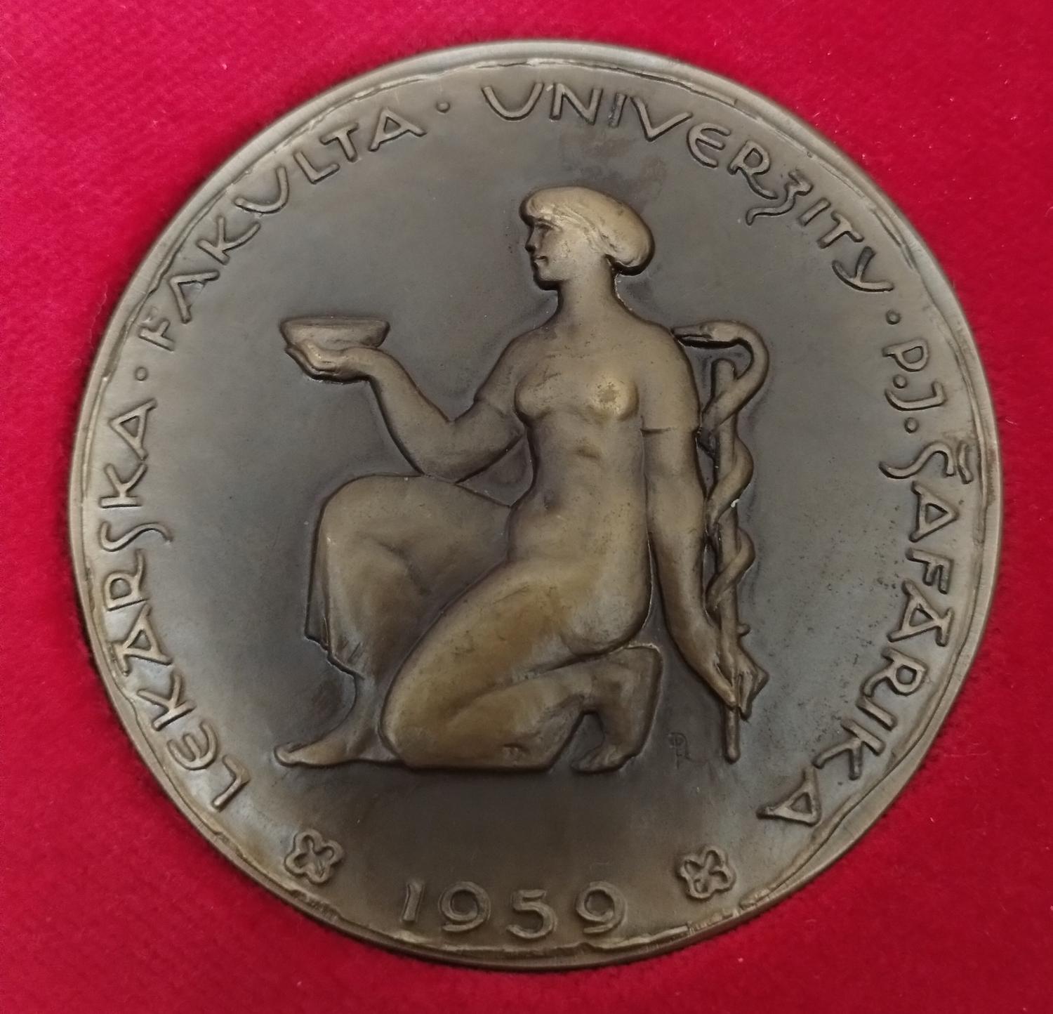 Predná strana - Lekárska fakulta P.J.Šafárika v Košiciach