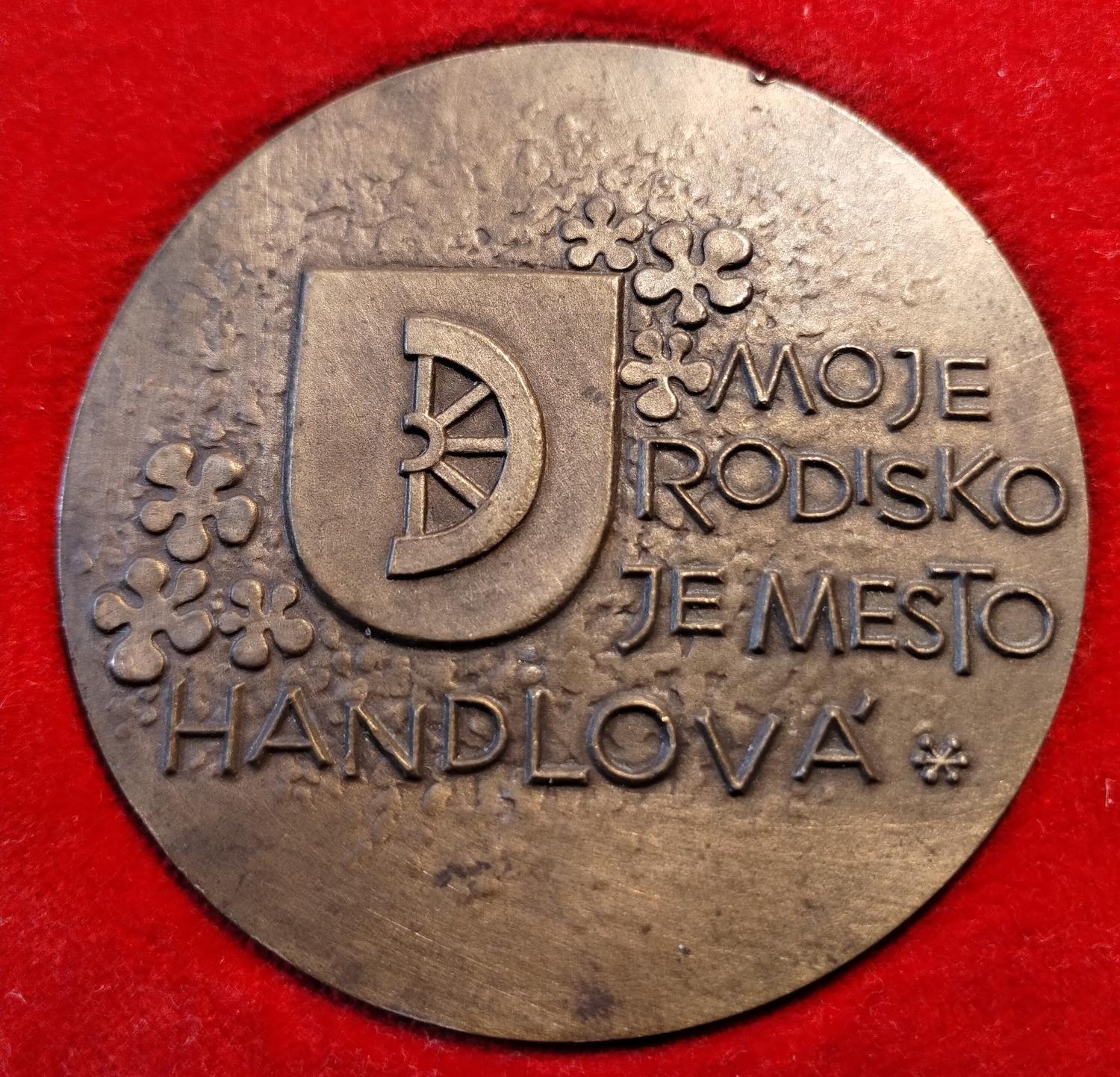 Predná strana - Handlová moje rodisko