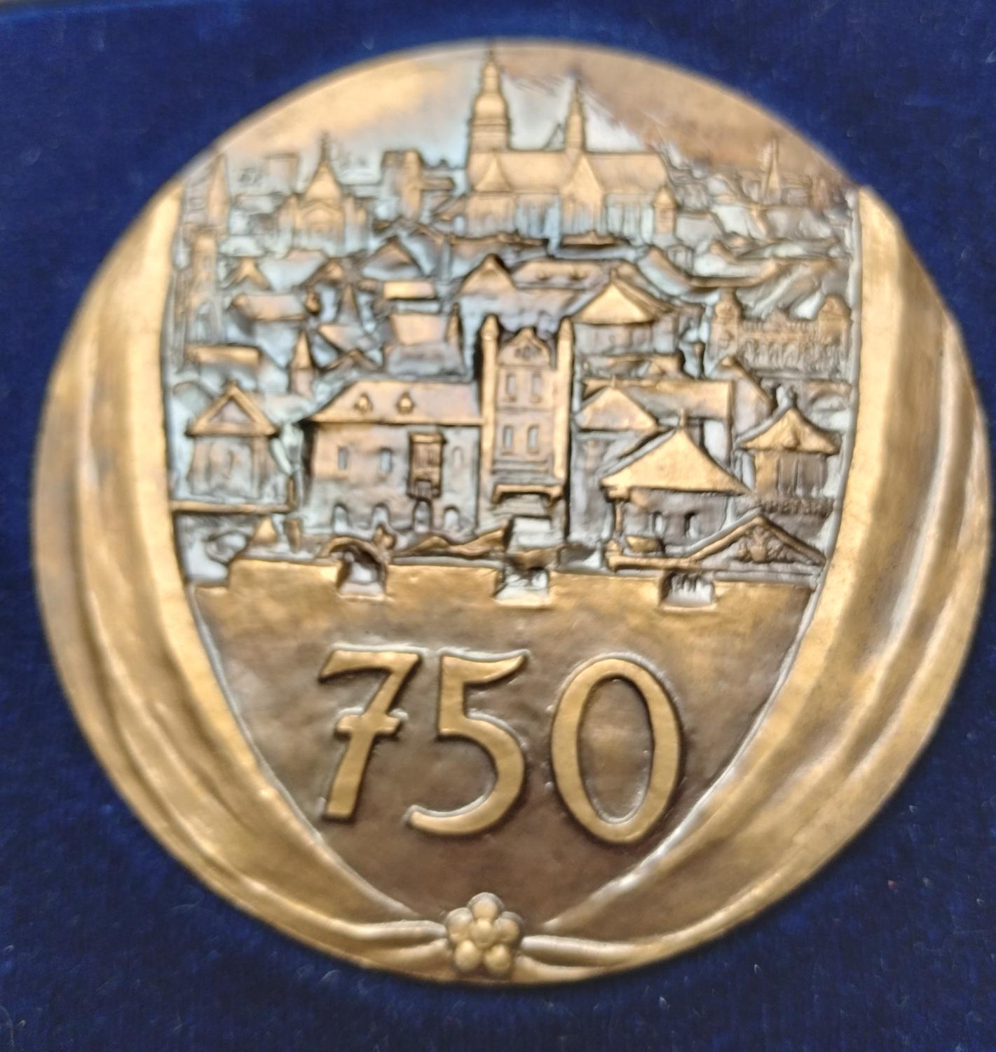 Zadná strana - Košice 750.výročie mesta