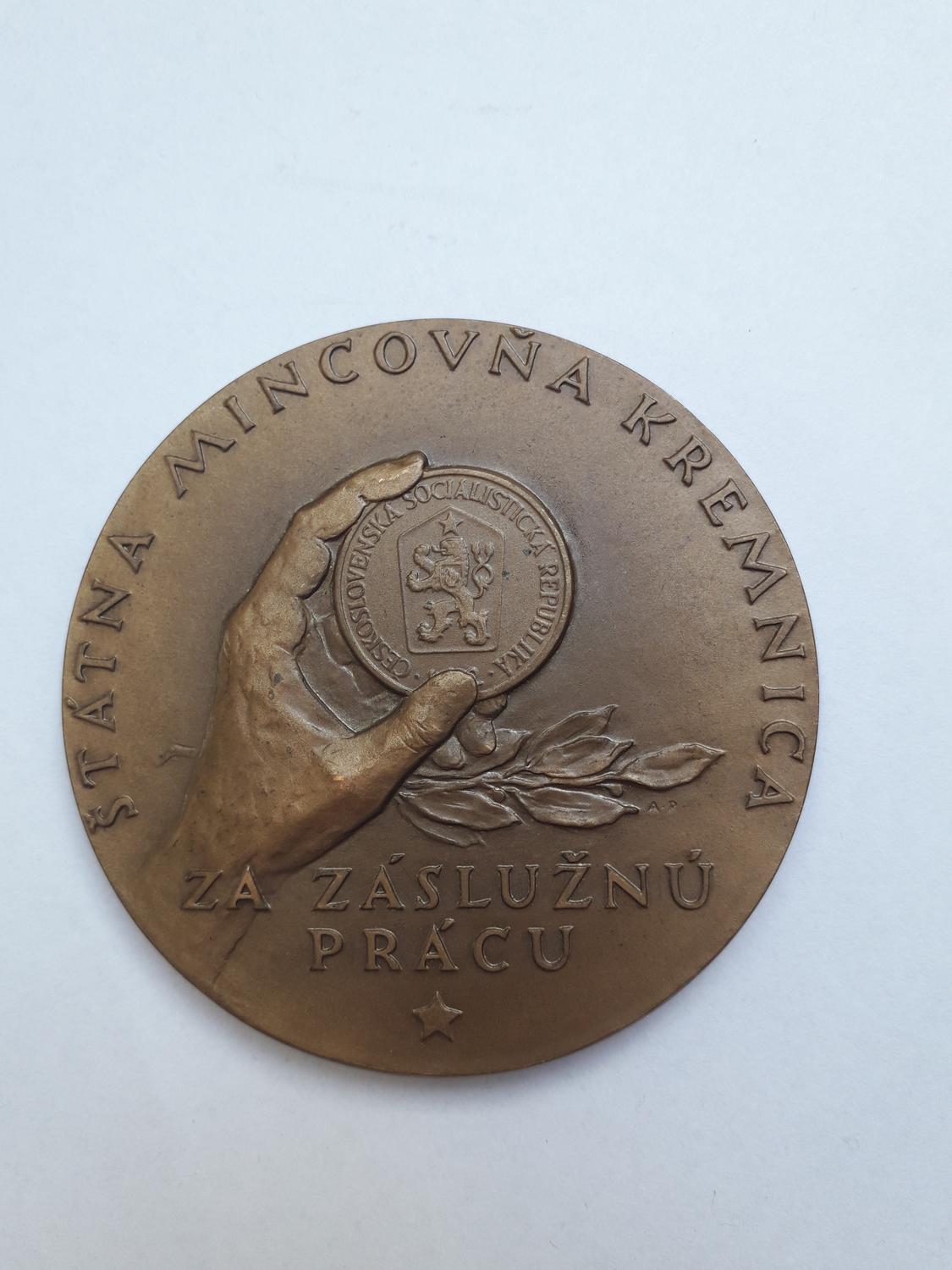 Predná strana - Štátna mincovňa Kremnica 400 rokov medailérstva