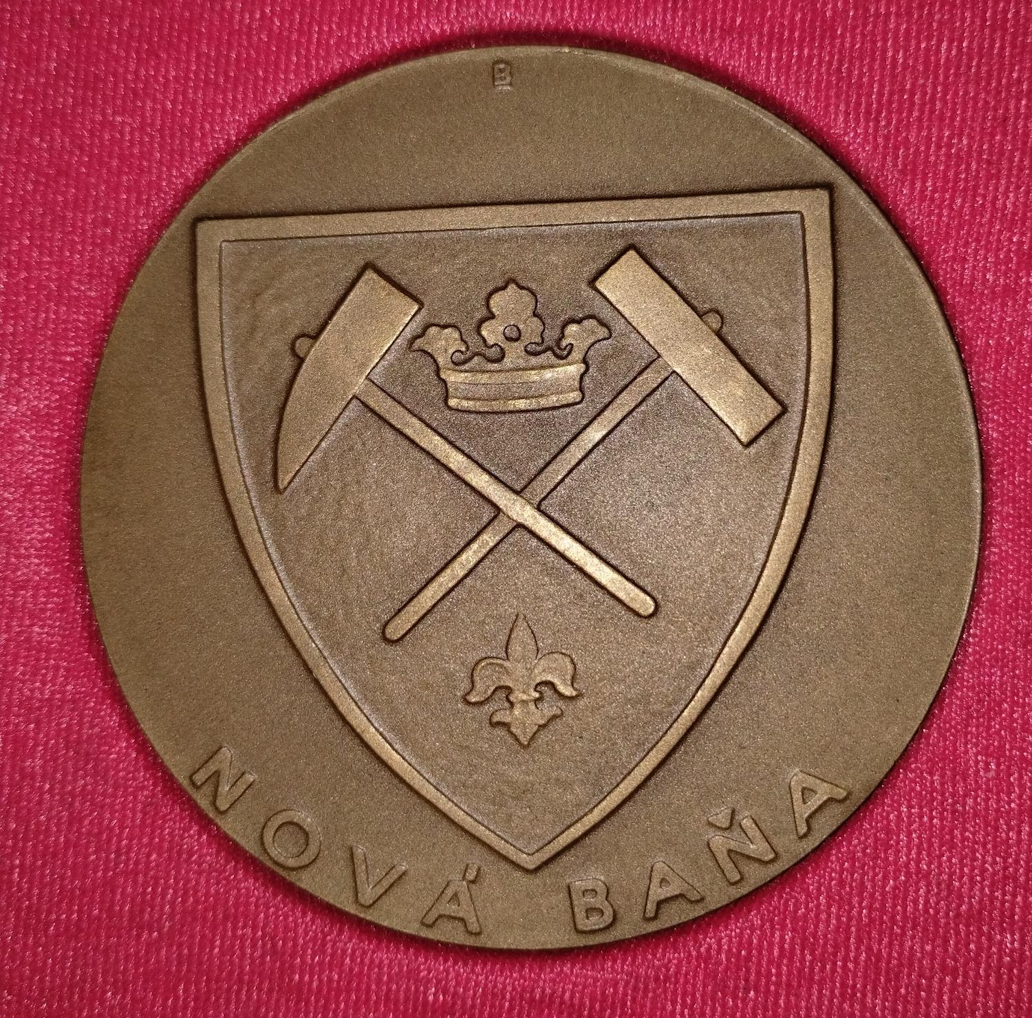 Zadná strana - Nová Baňa