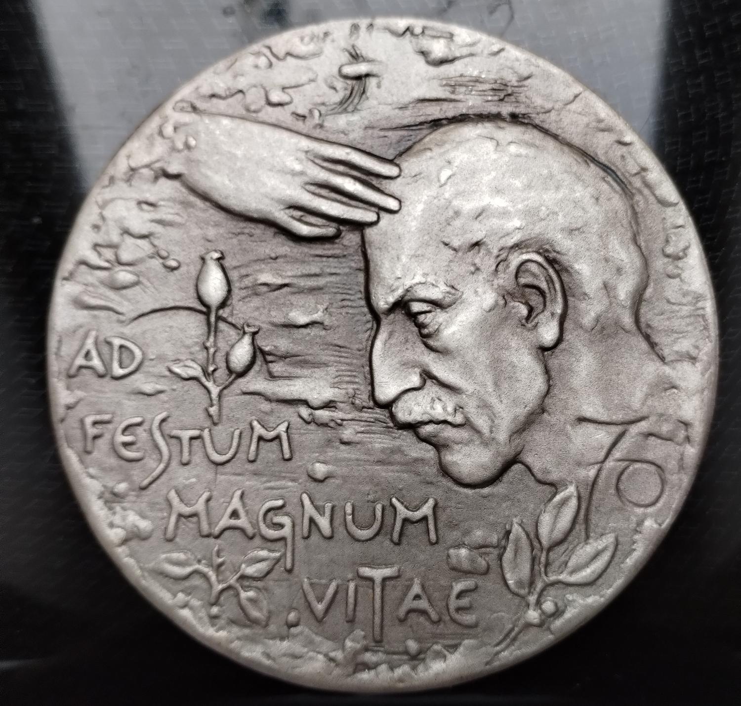 Predná strana - Slovenský literárny fond k 70.jubileu