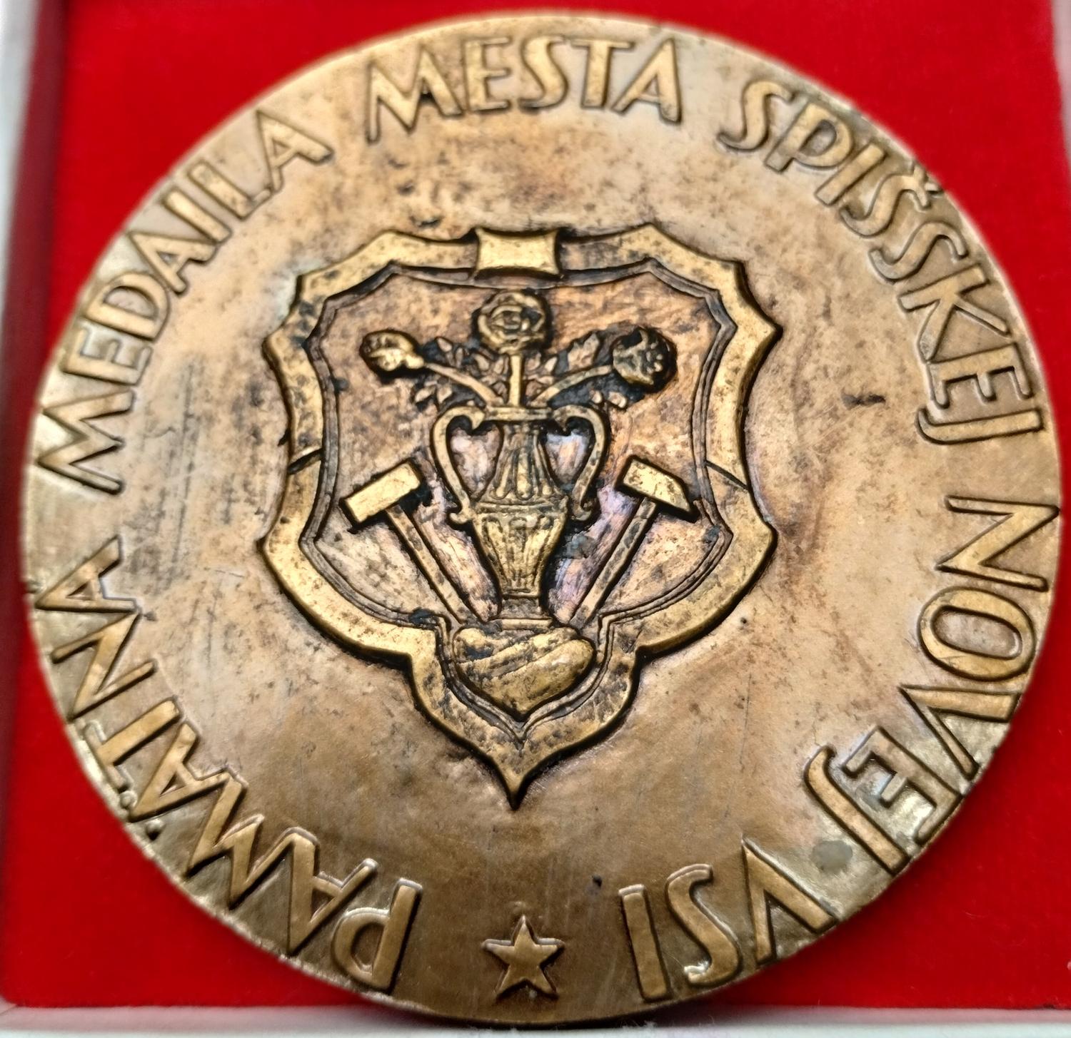 Zadná strana - Spišská nová Ves pamätná medaila