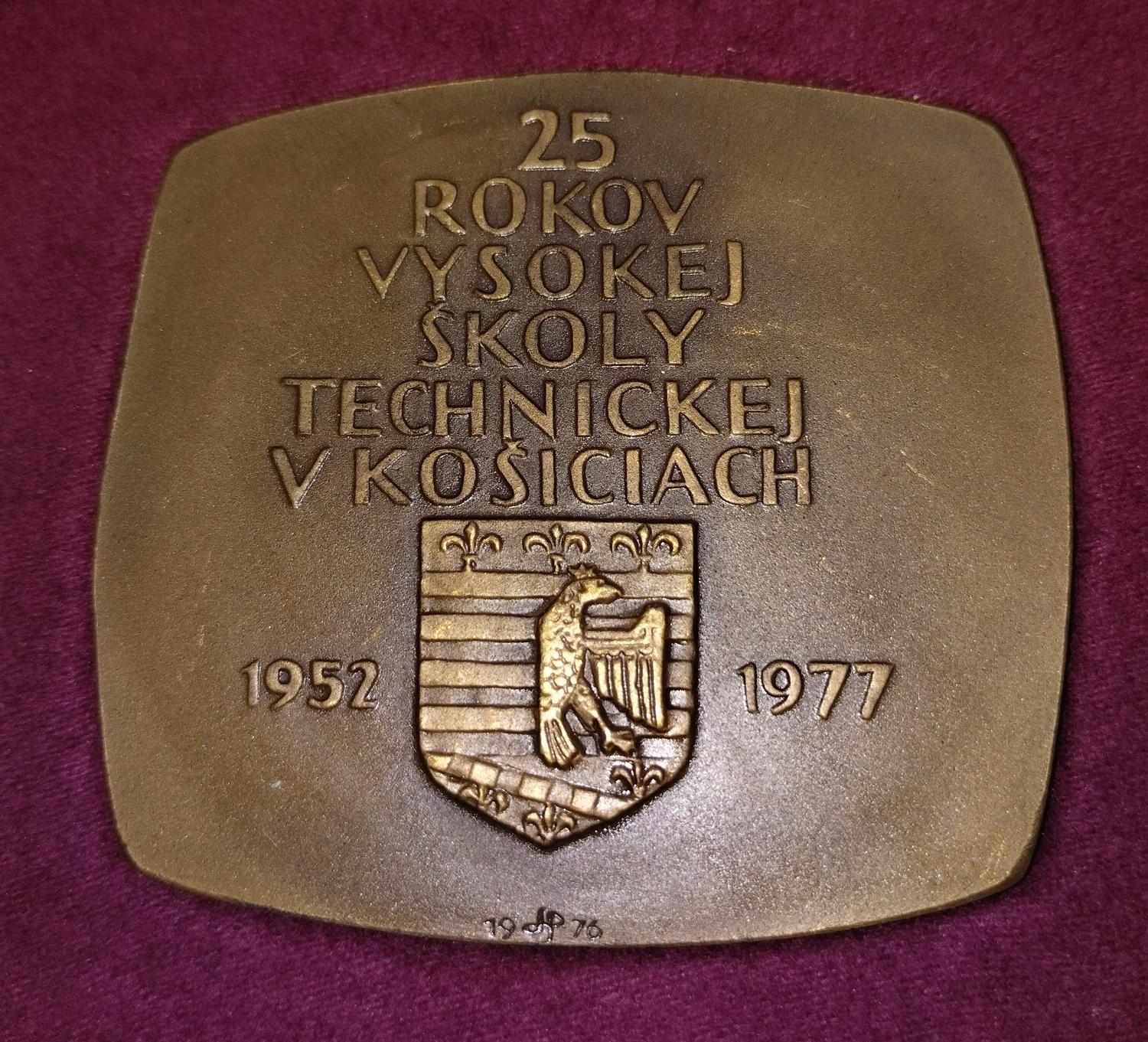 Zadná strana - Vysoká škola technická v Košiciach 25 výročie