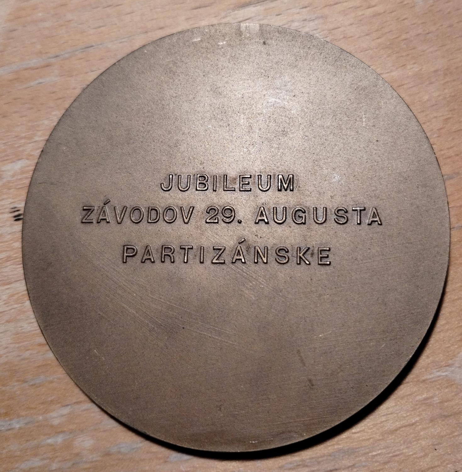 Zadná strana - Závody 29.augusta Partizánske 30.výročie